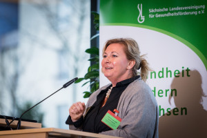 Vortrag „Wechselwirkungen zwischen Mundgesundheit und allgemeiner Gesundheit“ von Prof. Dr. med. Antje Bergmann, Universitätsklinikum Carl Gustav Carus an der Technischen Universität Dresden. Fortbildungsveranstaltung „Mundgesundheit im Alter“ der Sächsischen Landesvereinigung für Gesundheitsförderung am 09. Dezember 2015 in der Sächsischen Landesärztekammer fotografisch zu dokumentieren? Foto: André Wirsig für die Sächsische Landesvereinigung für Gesundheitsförderung