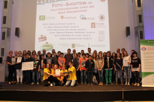 Die Hauptpreisgewinner des diesjährigen Wettbewerbs mit ihren Förderern©SLfG Die Hauptpreisgewinner des diesjährigen Wettbewerbs mit ihren Förderern©SLfG