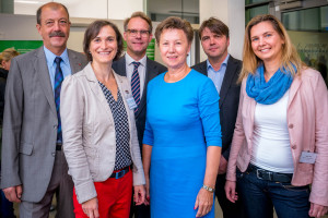 Dr. Horst Reichenbach (Knappschaft), Eileen Hornbostel (SLfG), Martin Strunden (SMS), Helma Orosz (SLfG), Stephan Koesling (SLfG) und Nicole Poch (SMK) v. l. n. r.©André Wirsig im Auftrag der SLfG