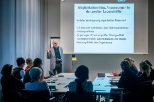 Interdisziplinäre Fachtagung „Gesund im Alter“ der Sächsischen Landesvereinigung für Gesundheitsförderung unter der Überschrift „Selbstbestimmt oder doch fremdbestimmt?“ zur Gesundheit, soziale Lage und Teilhabe älterer Menschen am 18. November 2016 bei der Sächsischen Landesärztekammer in Dresden. Foto: André Wirsig für die Sächsische Landesvereinigung für Gesundheitsförderung