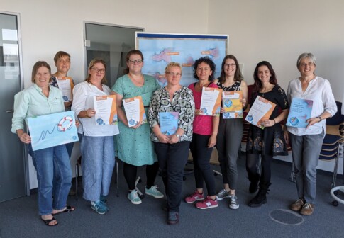 Die Schatzsuche-Referentinnen mit den Koordinatorinnen Kerstin Schnepel (l.) und Annekathrin Weber (r.) © SLfG Die Schatzsuche-Referentinnen mit den Koordinatorinnen Kerstin Schnepel (l.) und Annekathrin Weber (r.) © SLfG