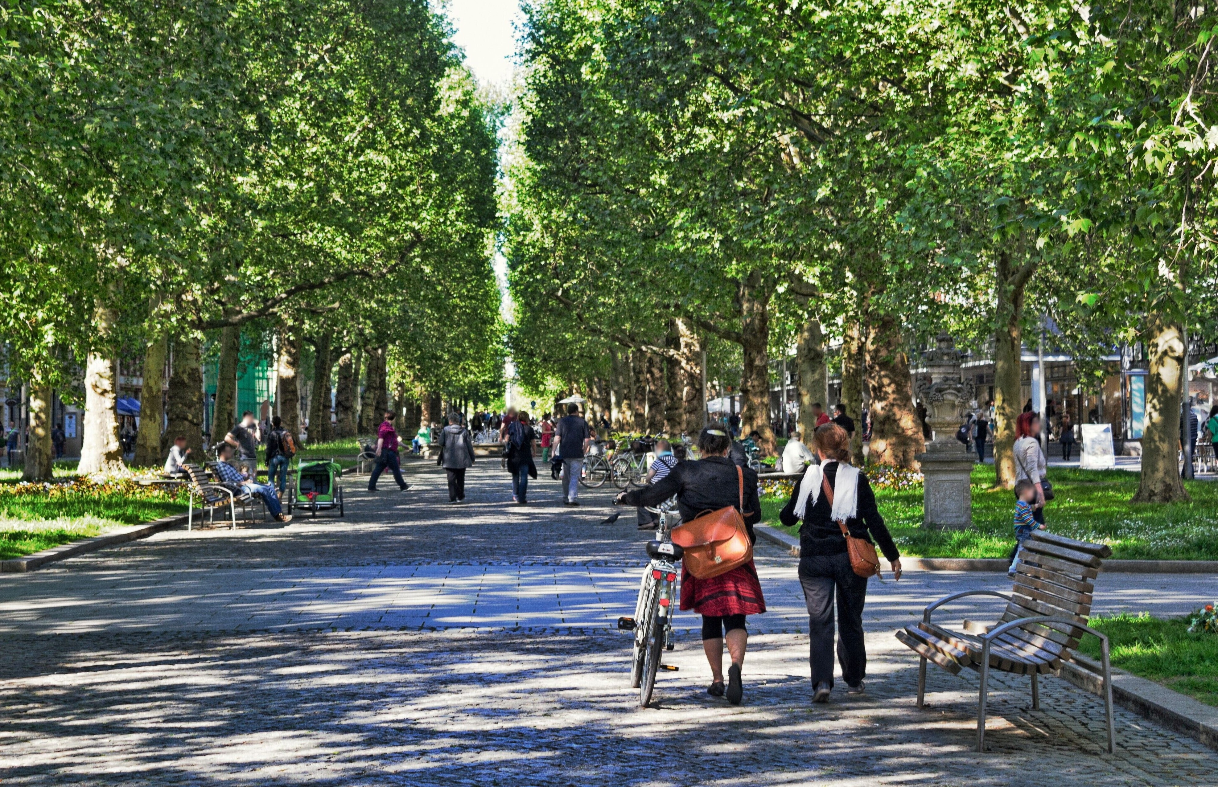 © AdobeStock_92620885 Hauptstraße Dresden